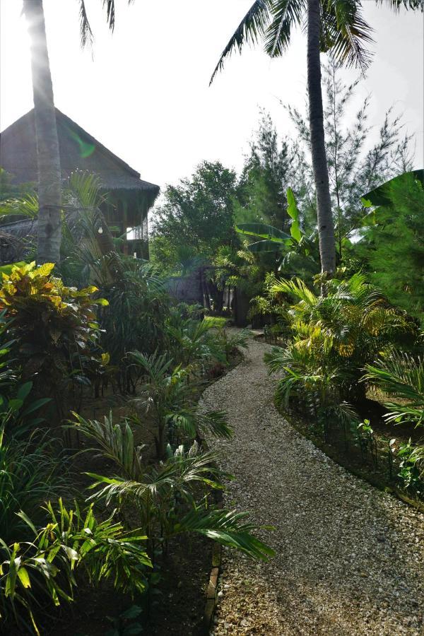 Basa-Basi Lodge Karimunjawa Zewnętrze zdjęcie
